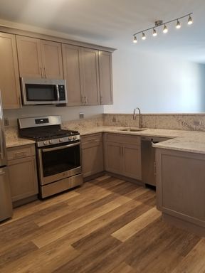 Beautiful 1 Bed / 1 Bath Luxury Waterfront Community (ADA unit) – photo 1