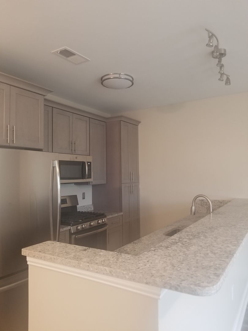 Poughkeepsie Apartment: 24 Dutchess Landing Road