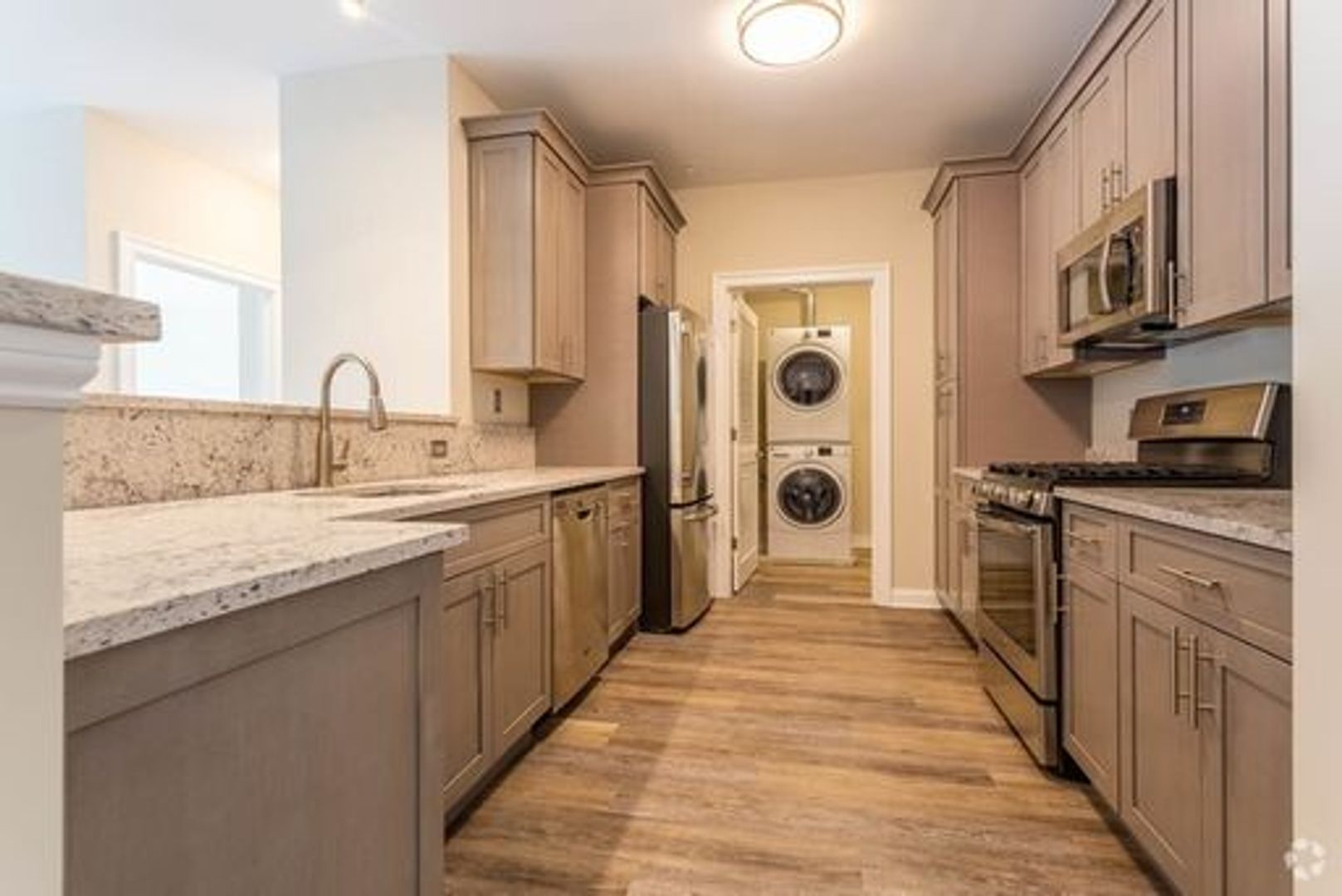 Poughkeepsie Apartment: 24 Dutchess Landing Rd