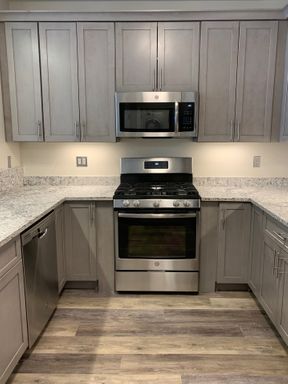 Beautiful 2 Bed / 2 Bath in Luxury Waterfront Community – photo 1