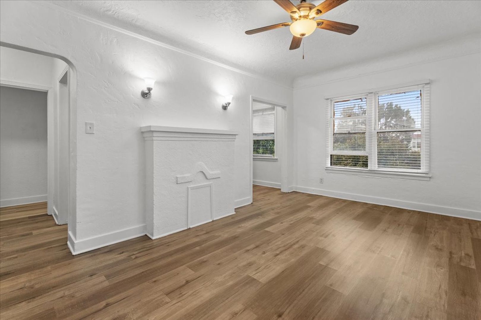 Long Beach Apartment: 721 E 7th St