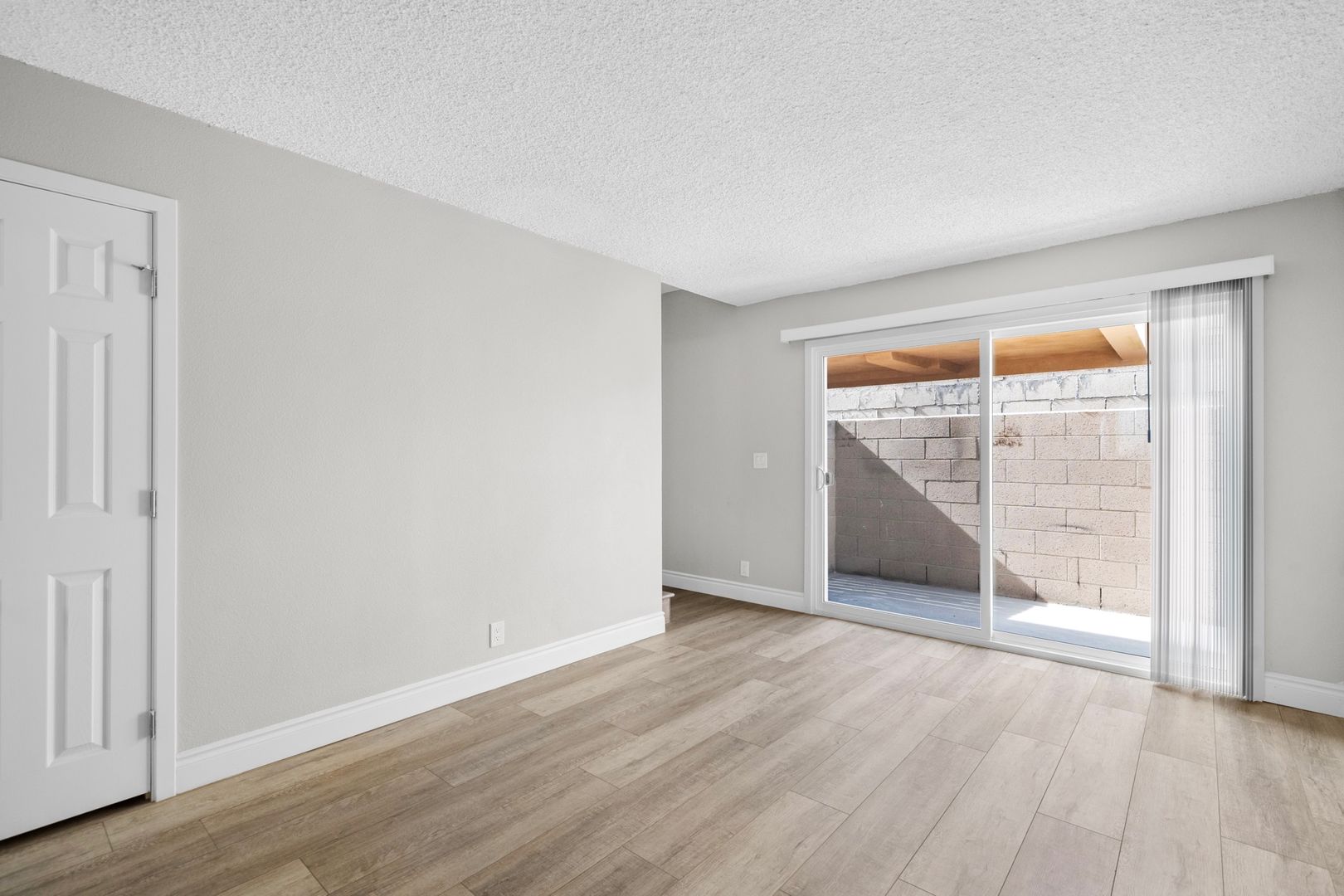 Norwalk Apartment: 12128 Imperial Highway