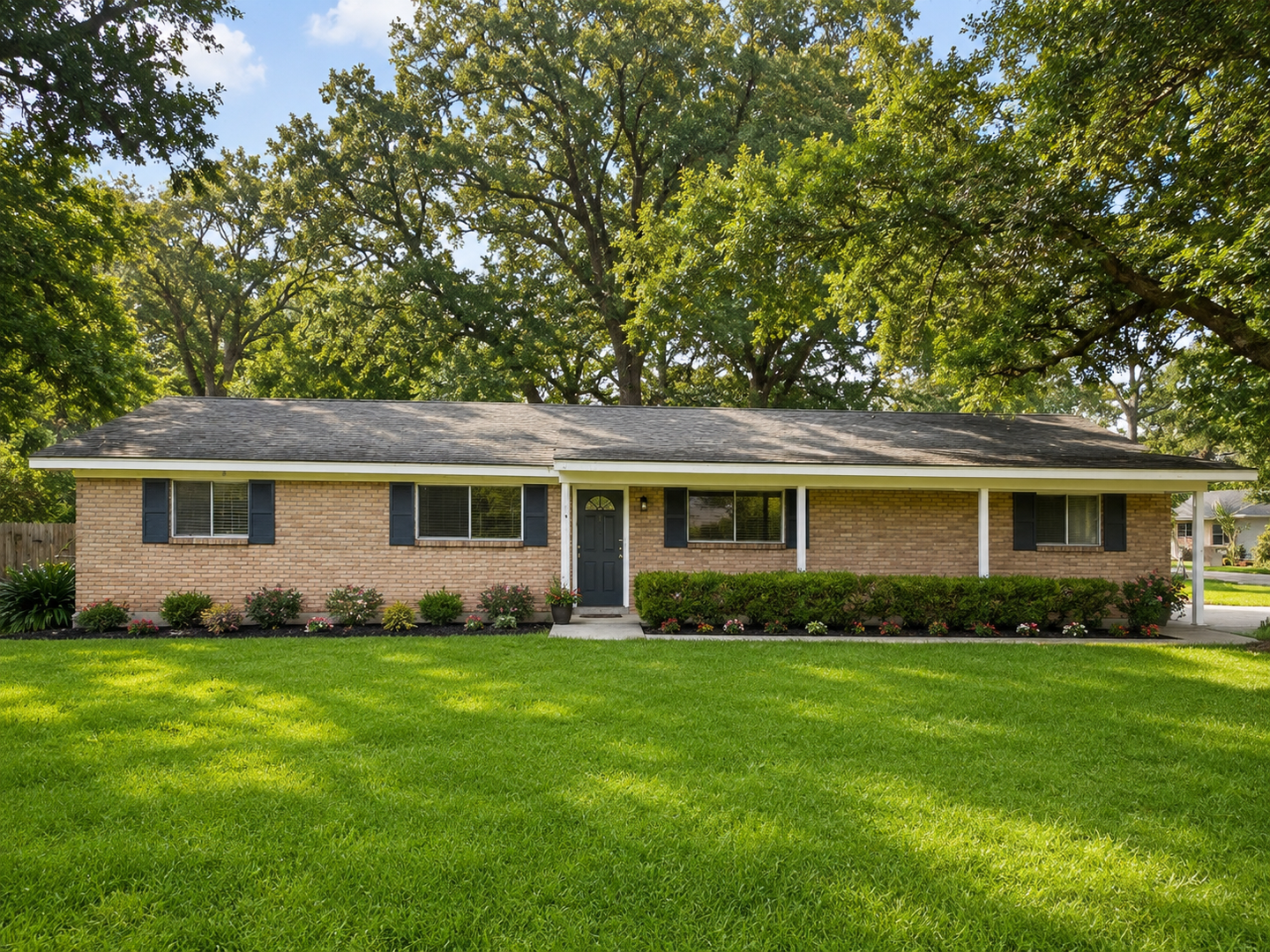 Monroe House: 34 Kathy Lane