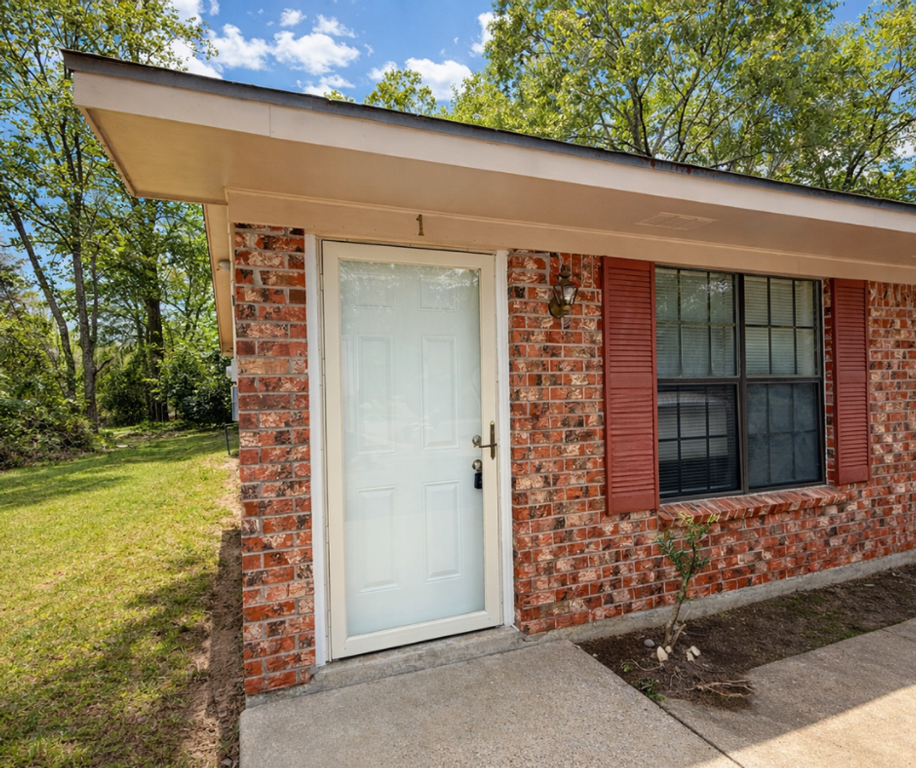 Monroe Apartment: 236 Music Rd.