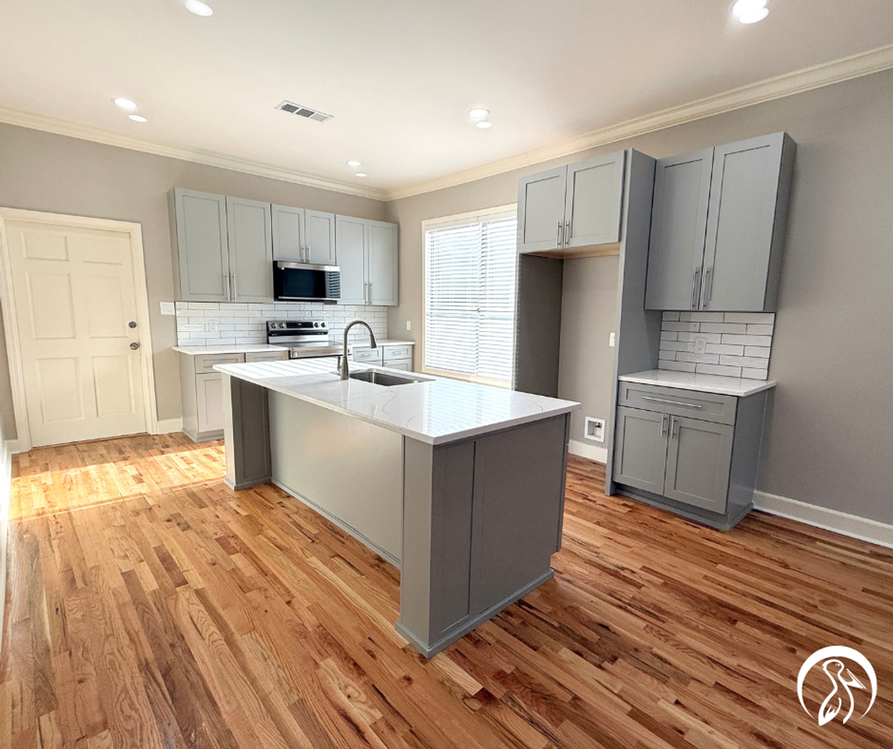 Monroe Apartment: 900  N 3rd St