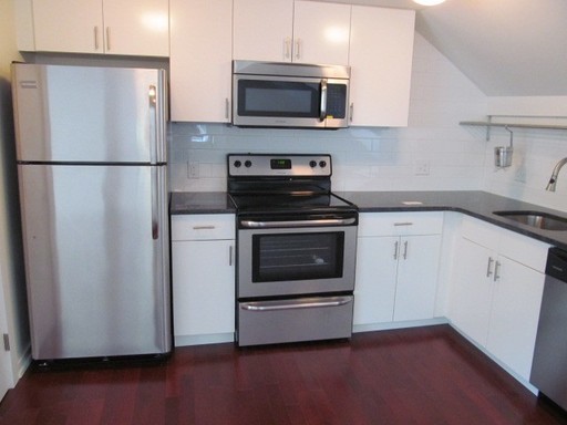 Fabulous 1 Bedroom Apt. w/ Hardwood Floors and So Much More!!!! – photo 1
