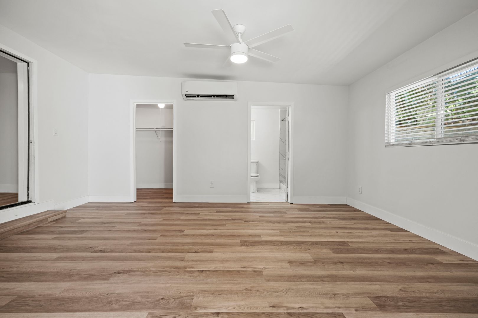 Sylmar Apartment: 15105 Nurmi St