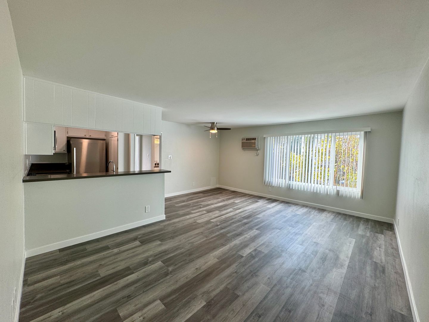 Los Angeles Apartment: 5340 Franklin Ave