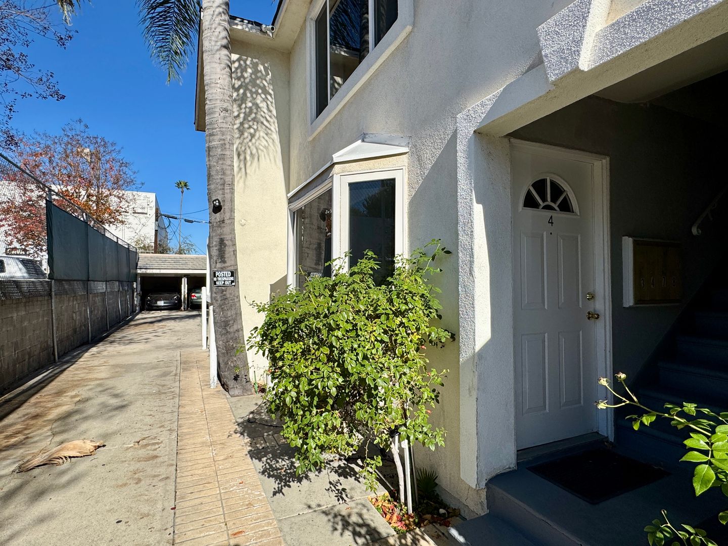 Sherman Oaks Apartment: 14701 Dickens St