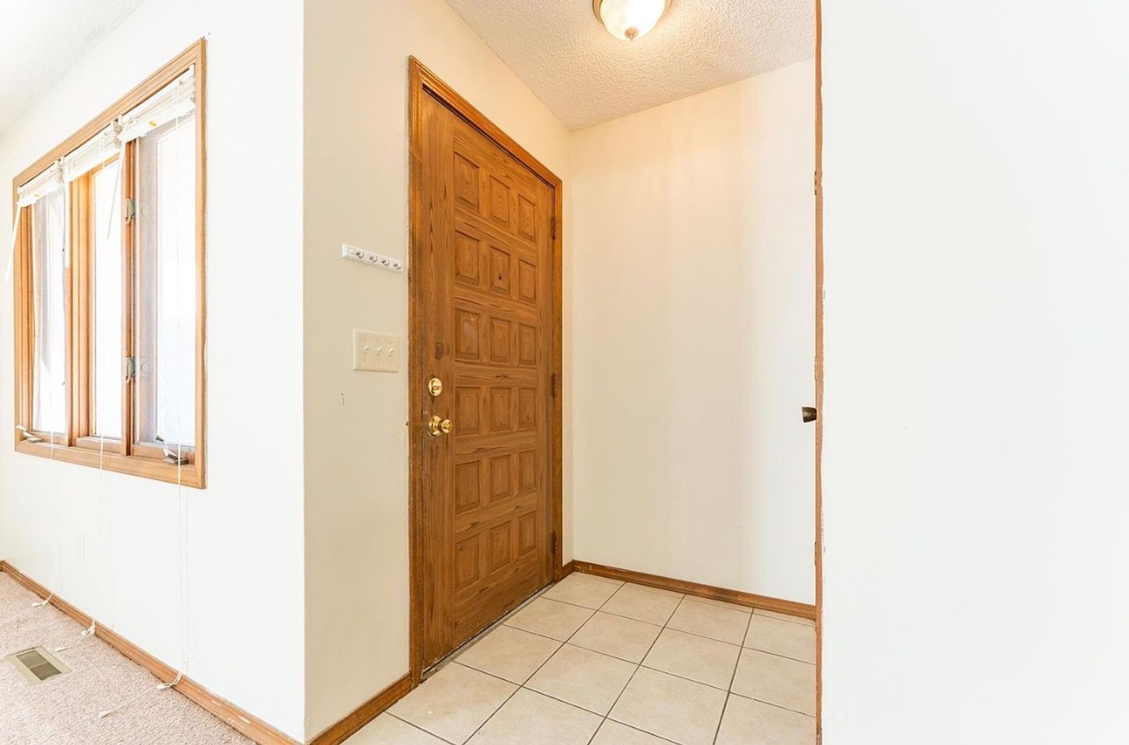 Springfield Apartment: 613-615 E Redwood St