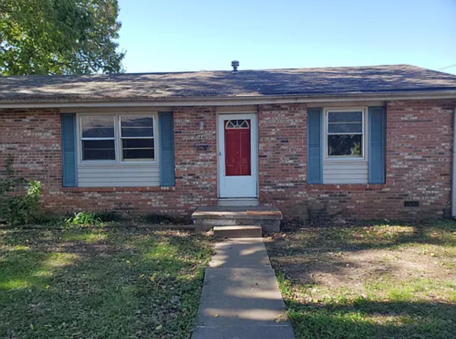 Springfield Apartment: 1440-1442  E Cairo St