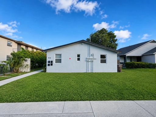 916 4th St -, West Palm Beach, FL 33401