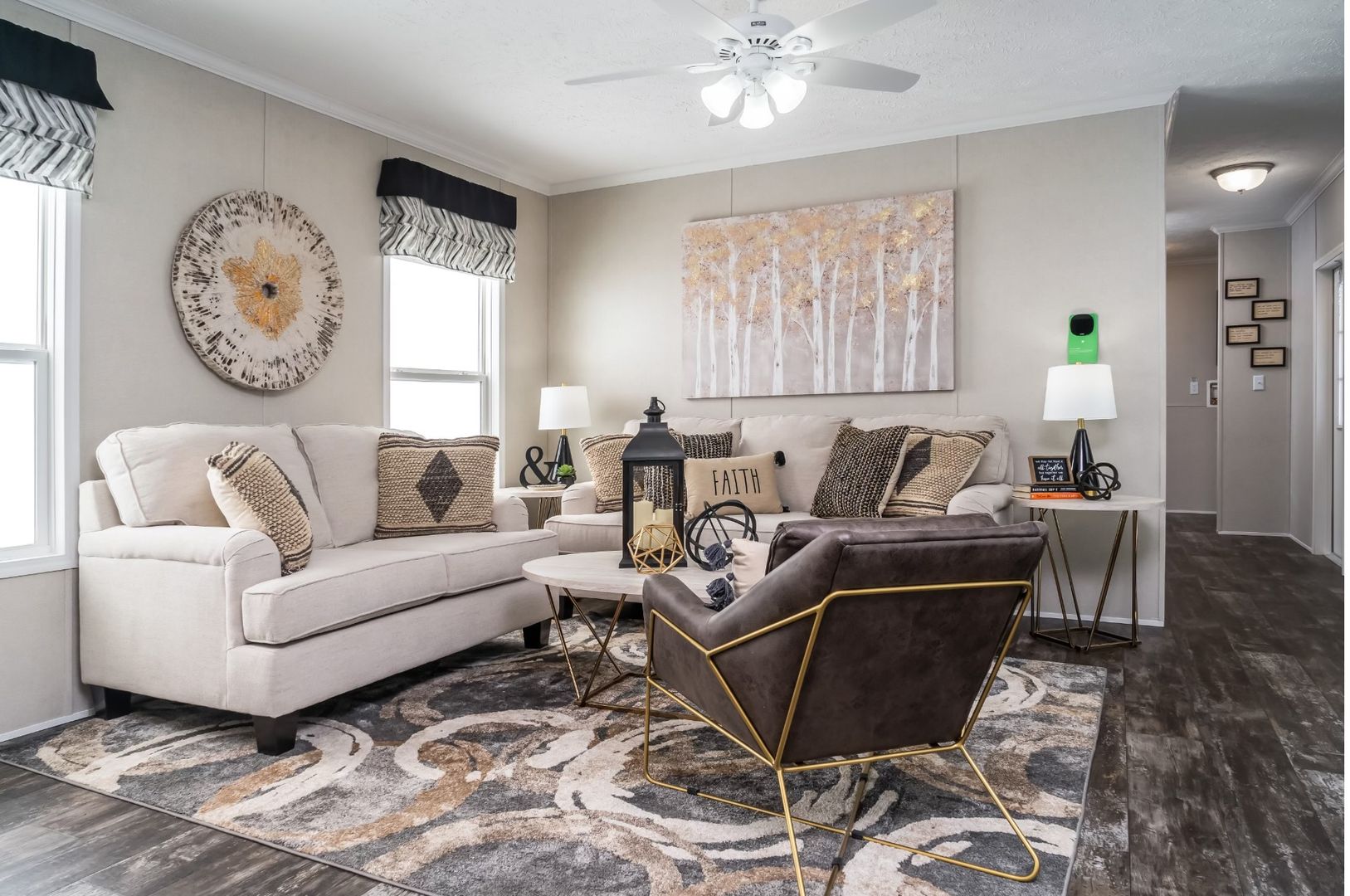 Mandan House: 3112 Twin City Drive