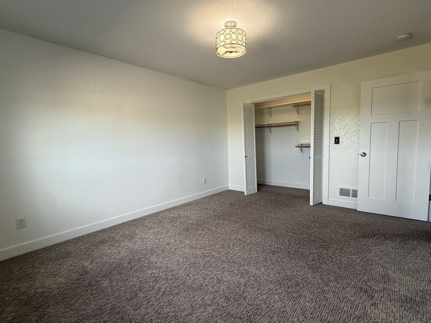 2501 6th Avenue NW 22 of 26