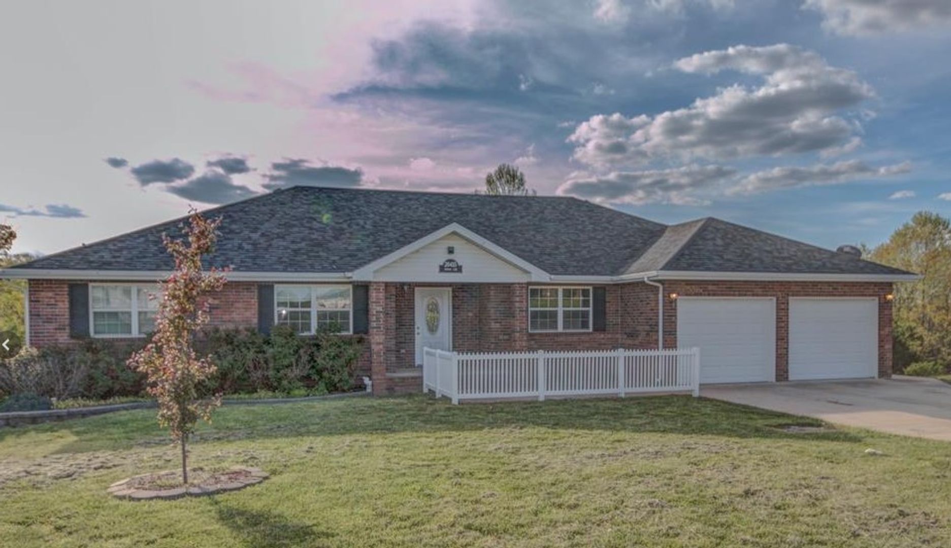 Waynesville House: 20415 London Lane