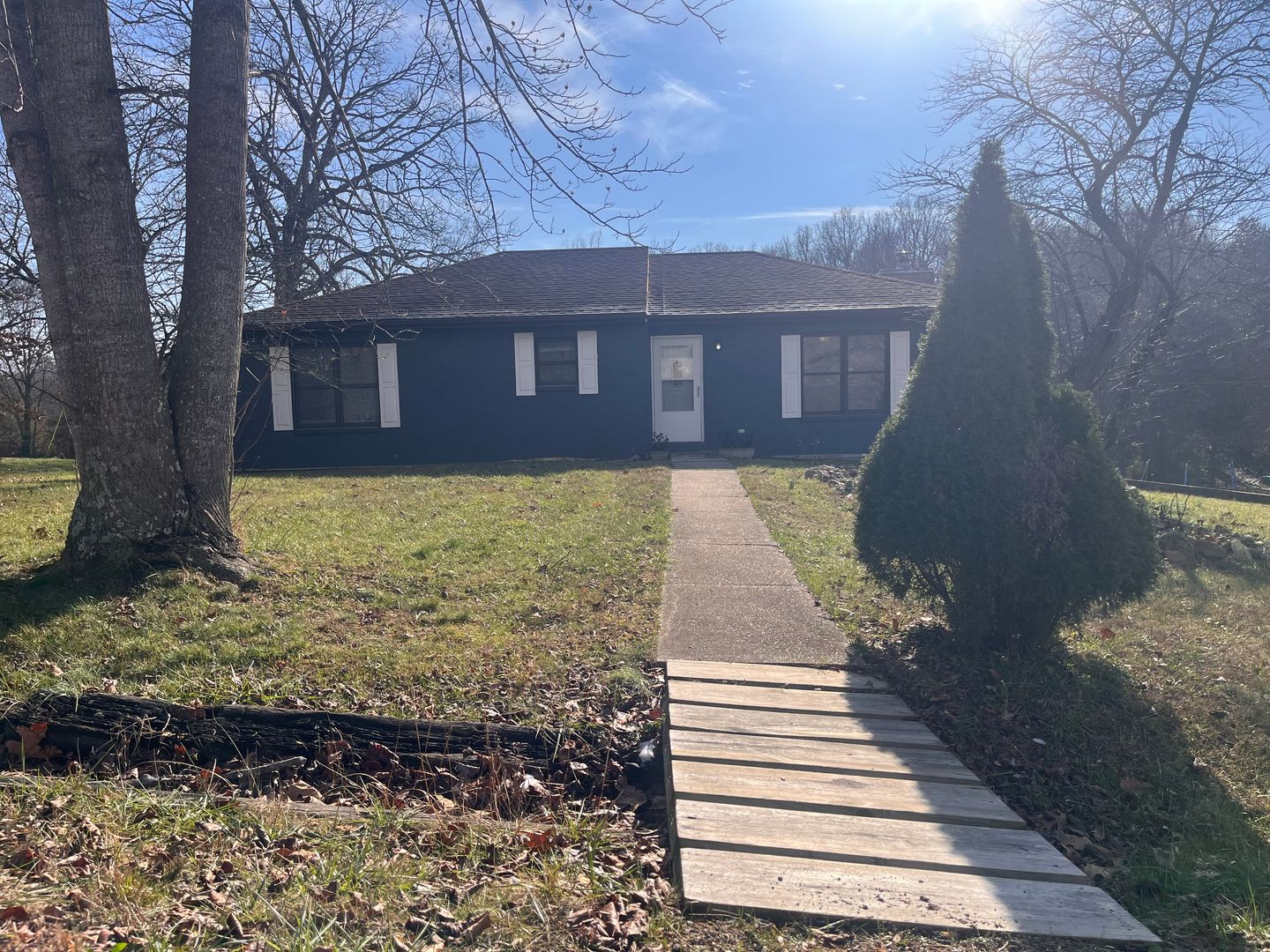 Waynesville House: 19700 Salem Road