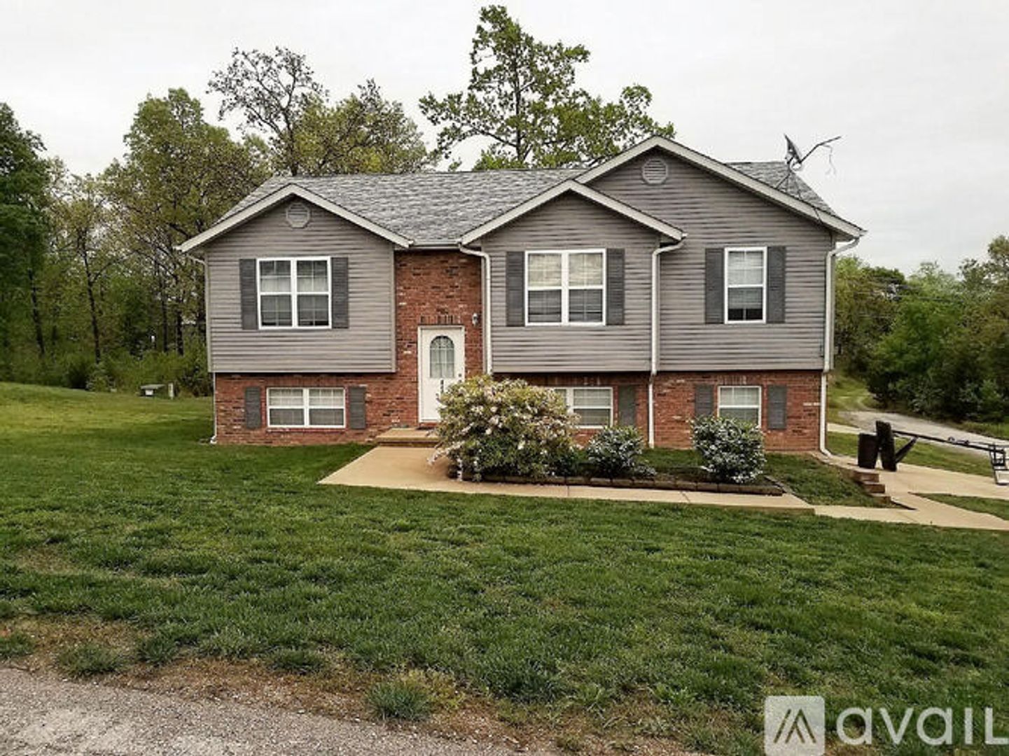 Dixon House: 14075 Haywood