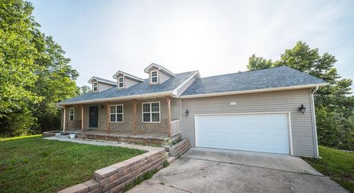 6 bedroom 3 bath with theater and so much more! – photo 1