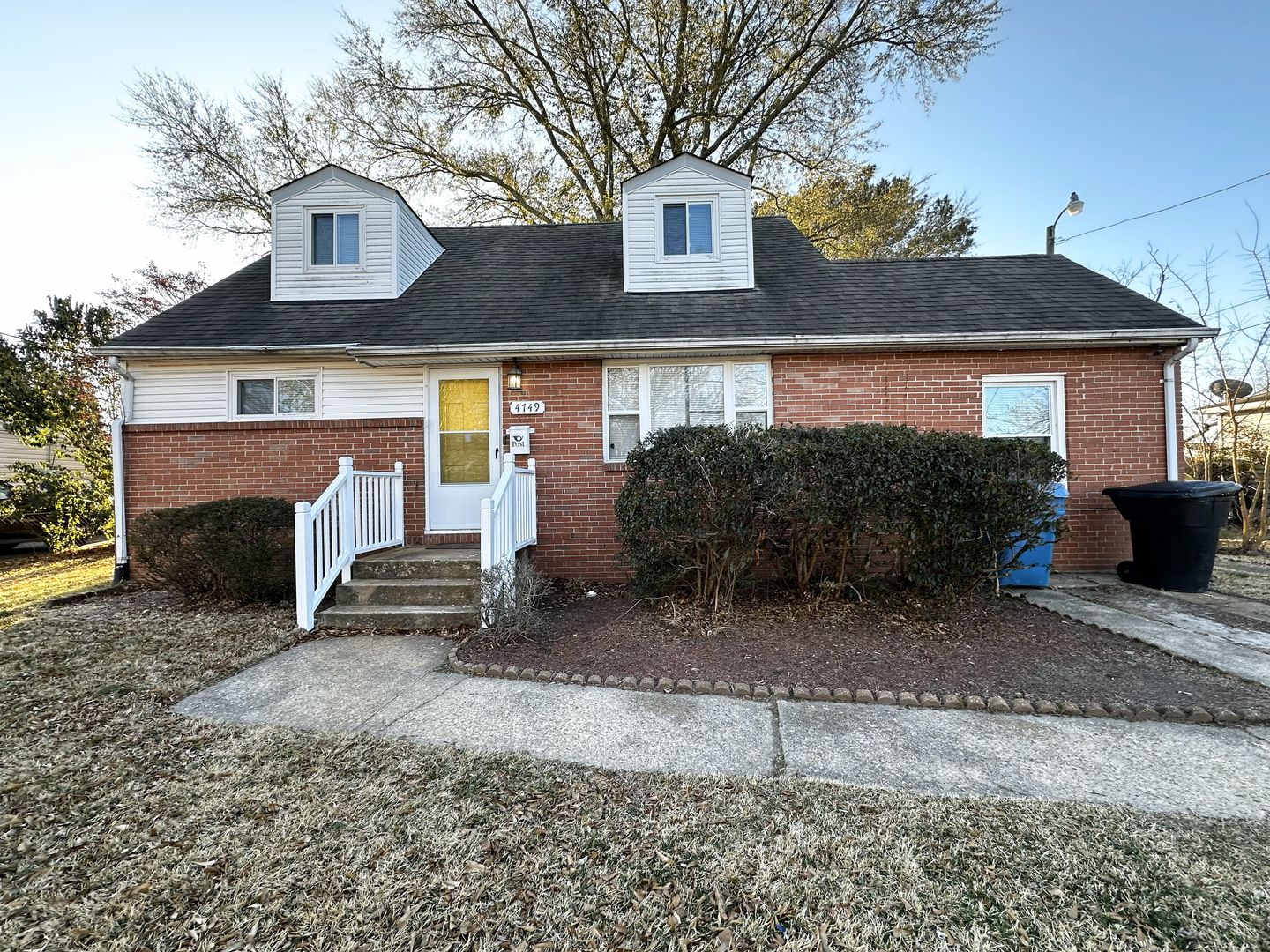 Virginia Beach House: 4749 Deerfield Lane