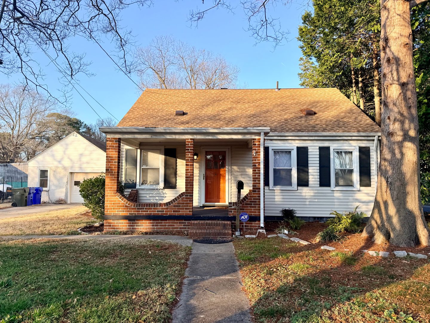 Norfolk House: 1022 Green Street