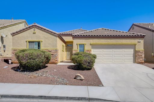 3 Bed, 2 Bath Home in Donna Deer Springs | North Las Vegas – photo 1