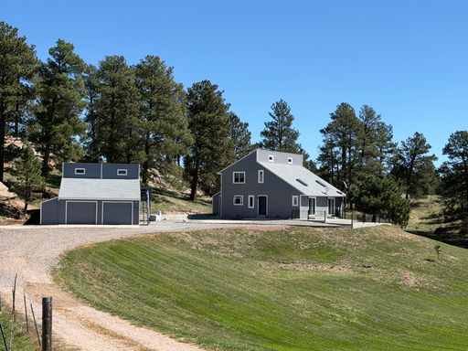3 Bedroom Horse Property in Elbert