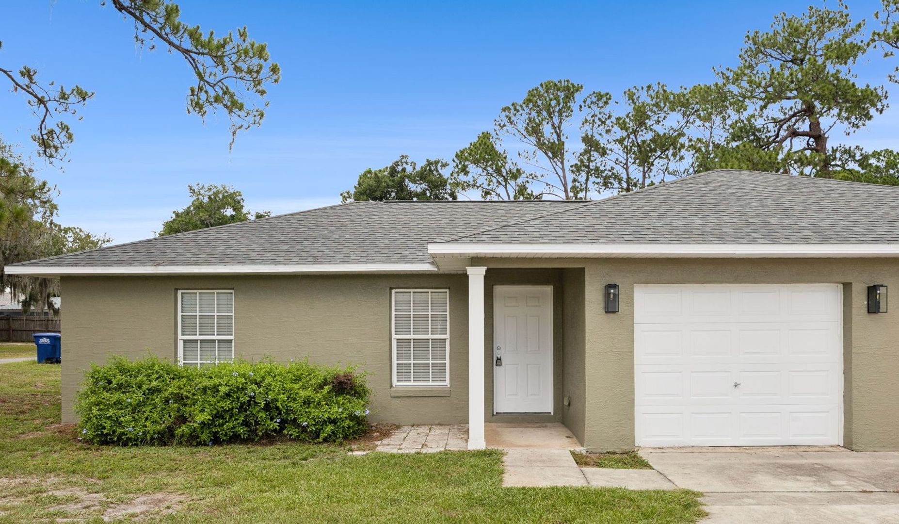 Taveres House: 1105 N Rockingham Ave