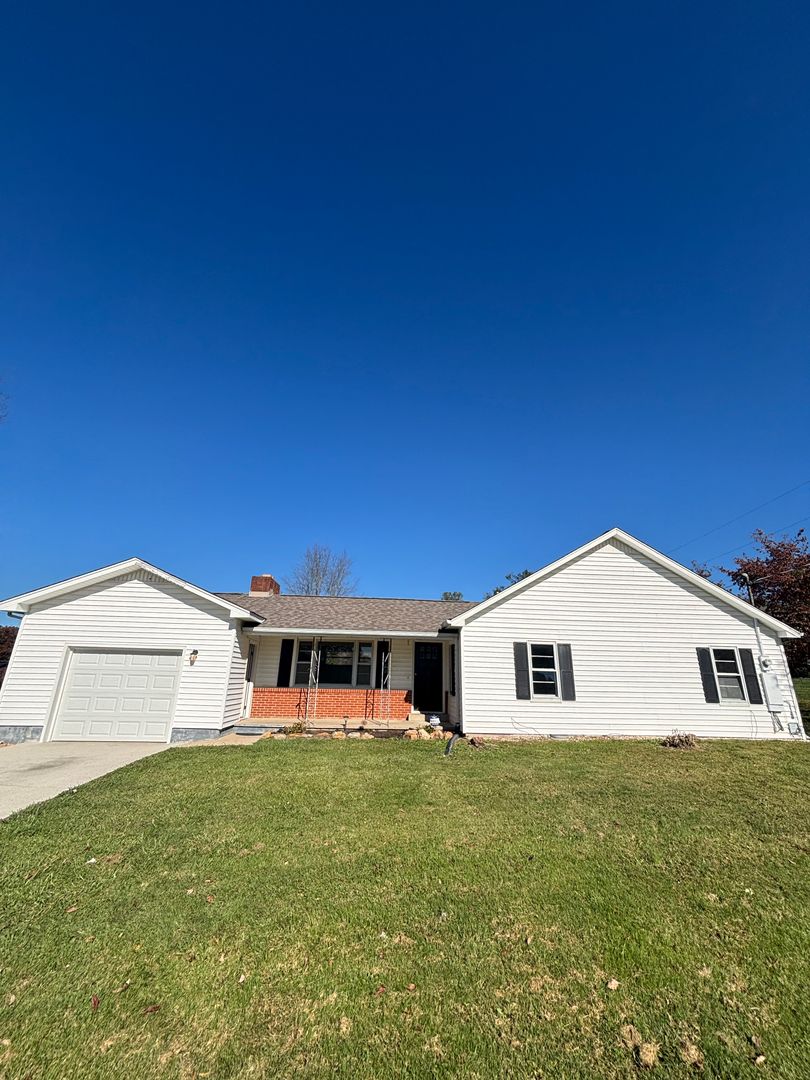 Knoxville House: 6617 Brackett Rd