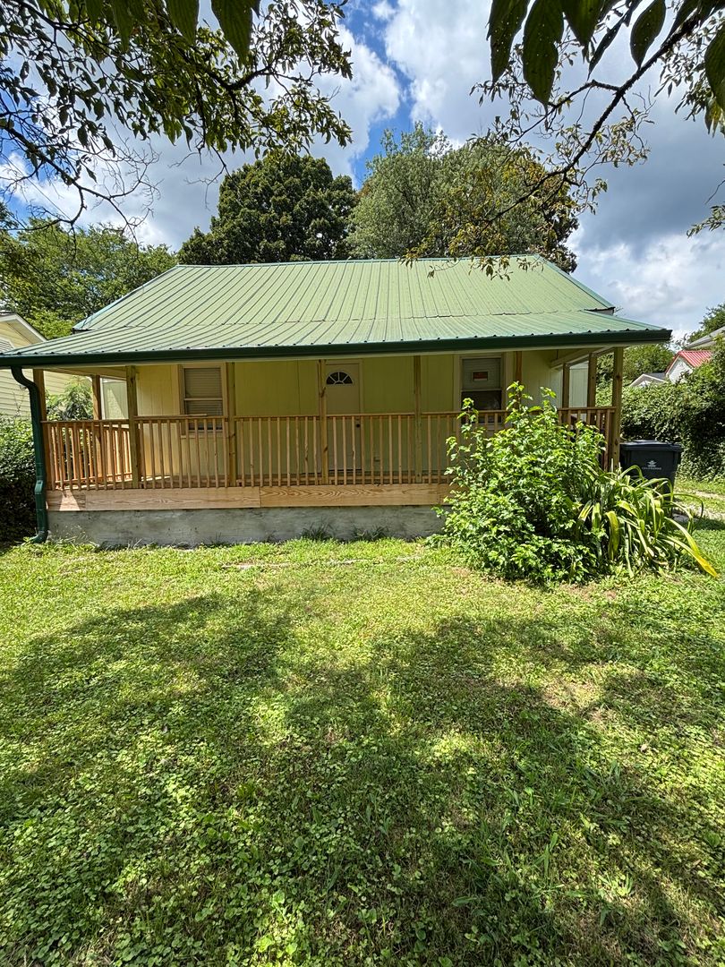 Knoxville House: 2807 Brooks Ave