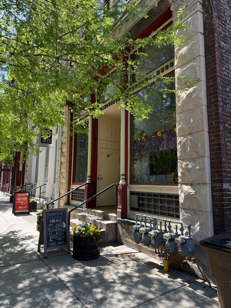 Knoxville Apartment: 121 W Jackson Ave