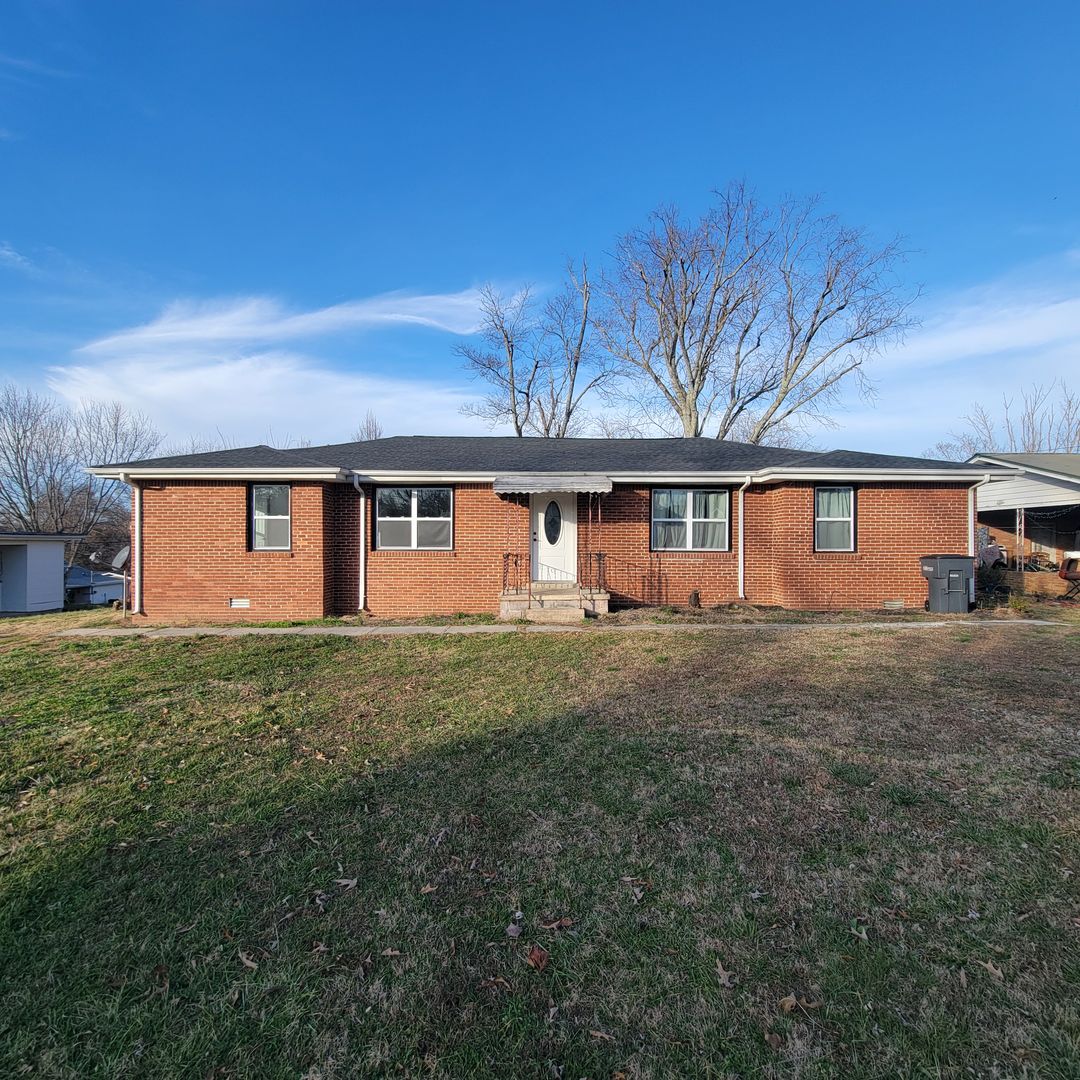 Cookeville Apartment: 166 E. 16th Street