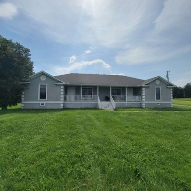 2 Bed, 2 Bath Duplex-Minutes to Downtown McMinnville, TN – photo 1