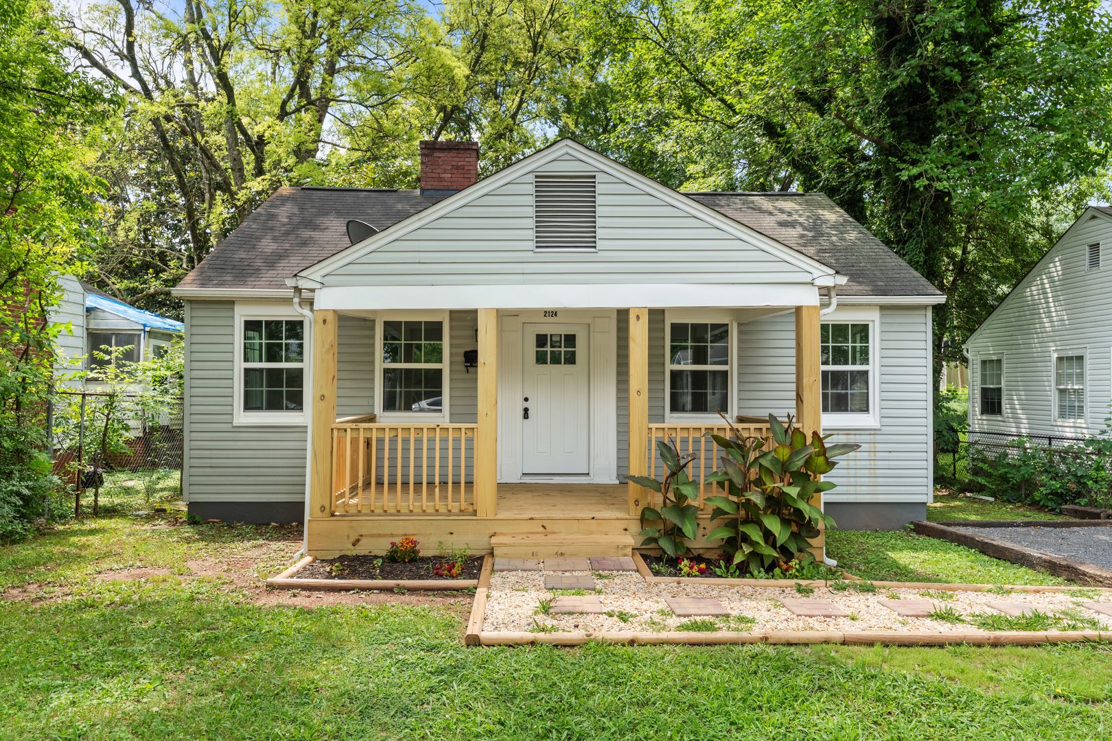 Knoxville House: 2124 Woodbine Ave