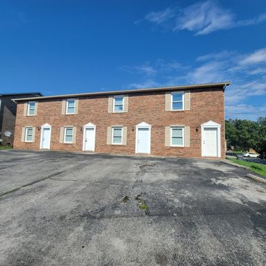 2 Bed, 1.5 Bath-Two Story Apt- Cookeville City Limits – photo 1