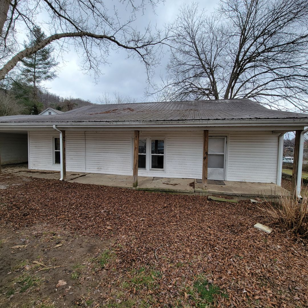 3/1-Livingston City Limits-Finished Attic Space