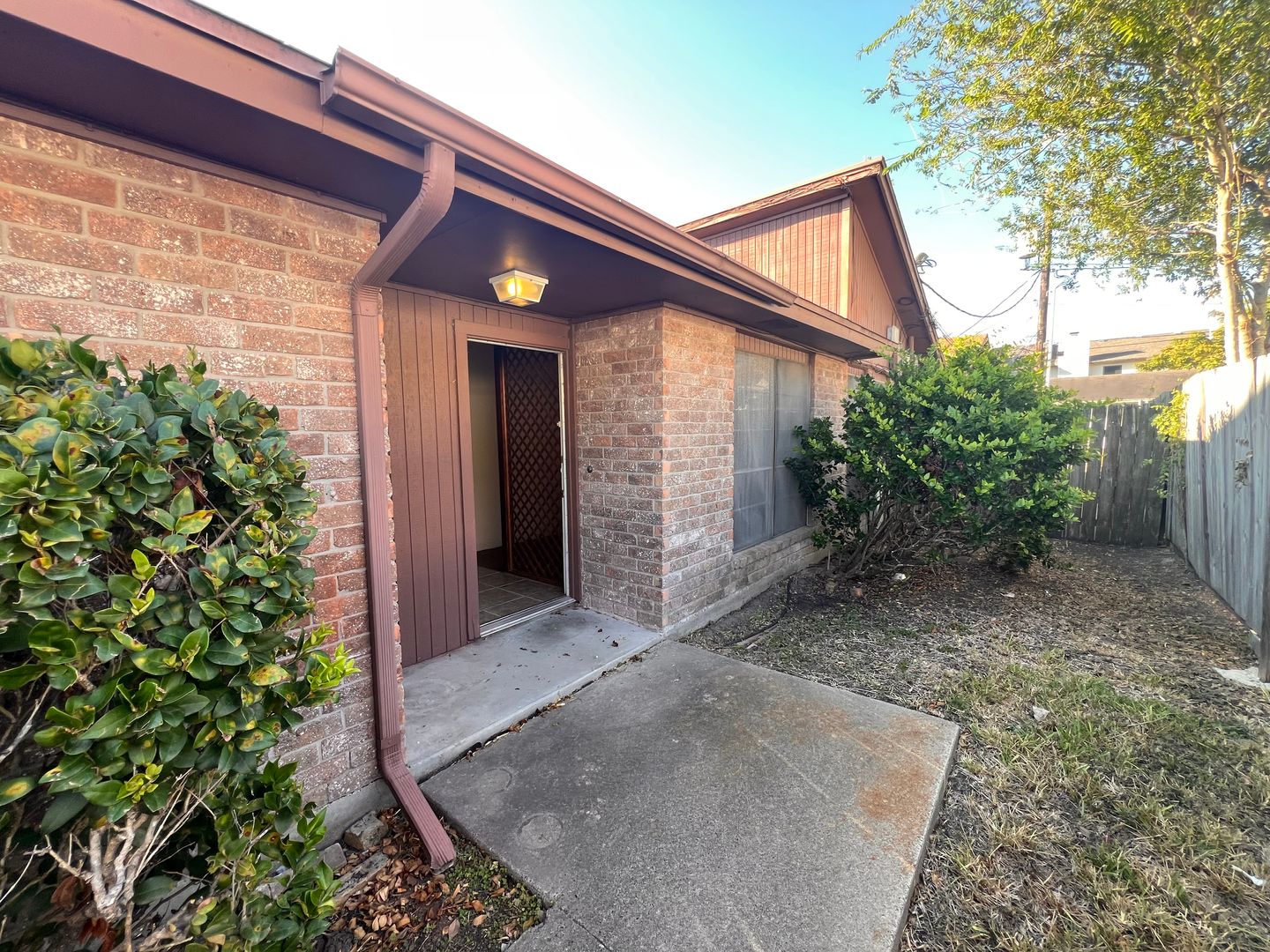 Corpus Christi Apartment: 4021 Acushnet