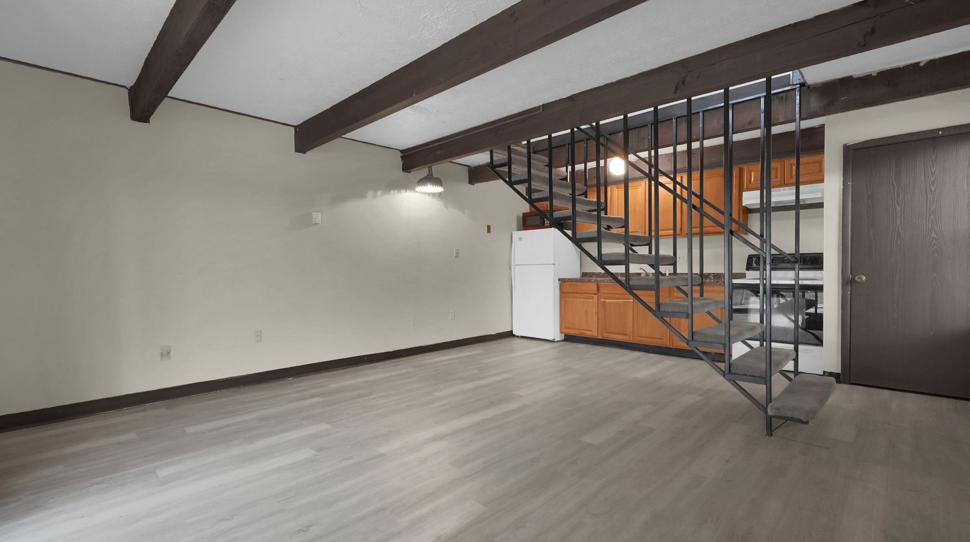 Columbus Apartment: 2483-2539 Courtright Rd