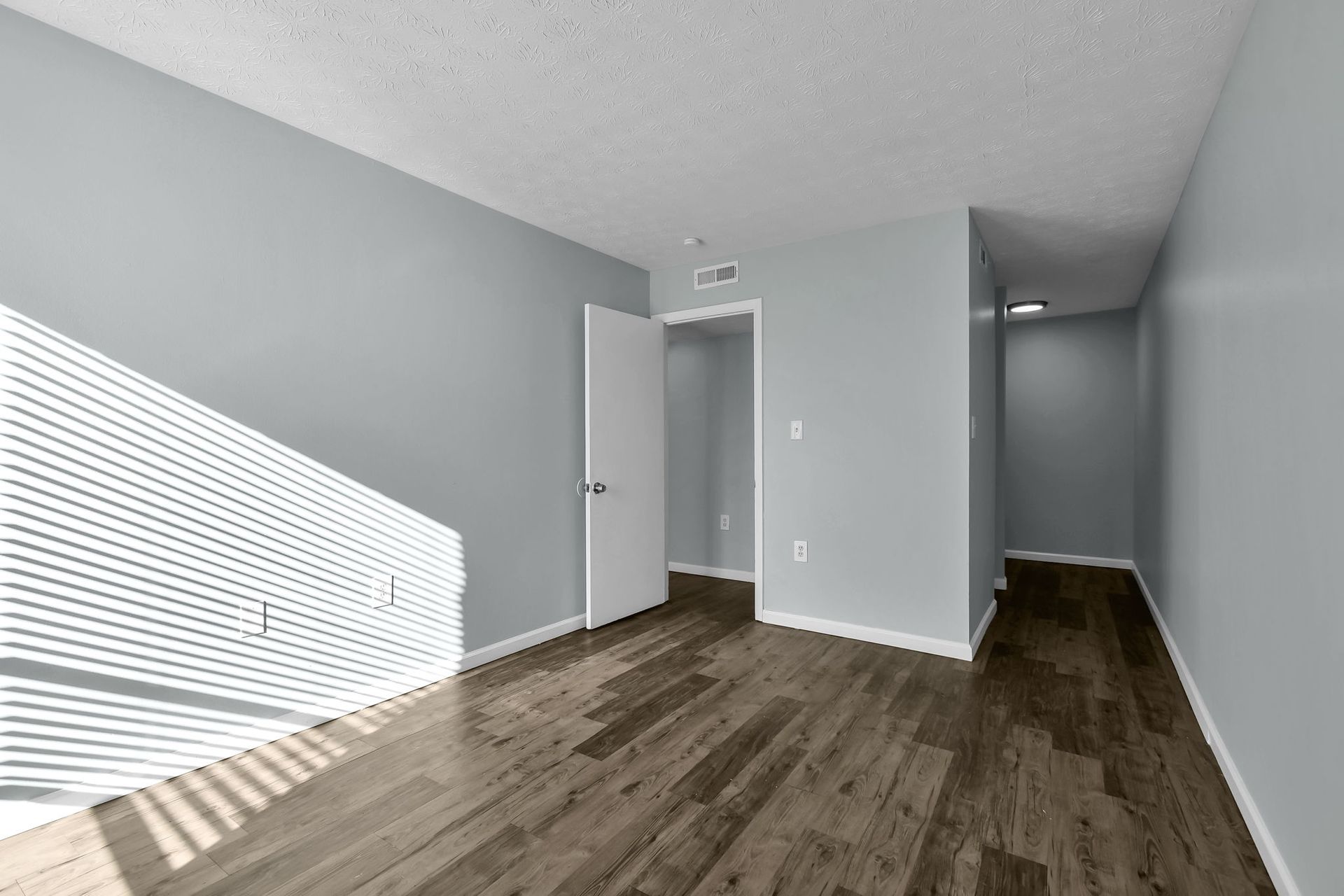 3 Bedroom Updated Gardens 11 of 12
