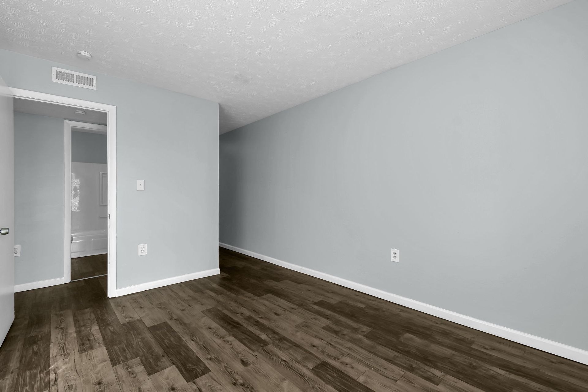 3 Bedroom Updated Gardens 12 of 12