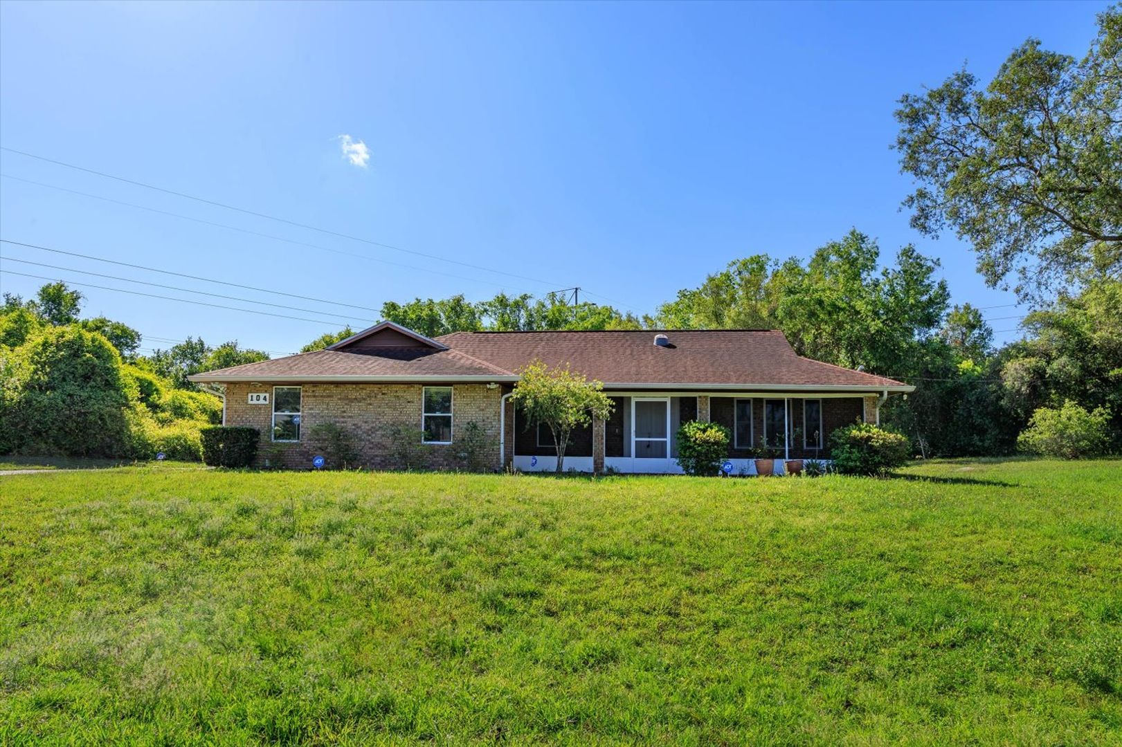 Debary House: 104 Rosemont Court