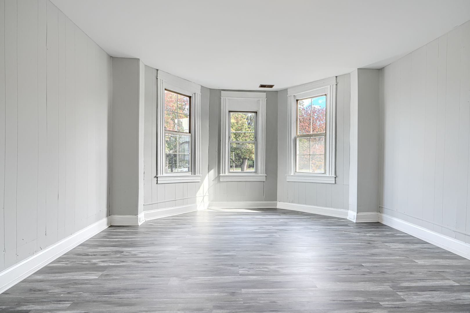 Baltimore Apartment: 400 N Hilton St