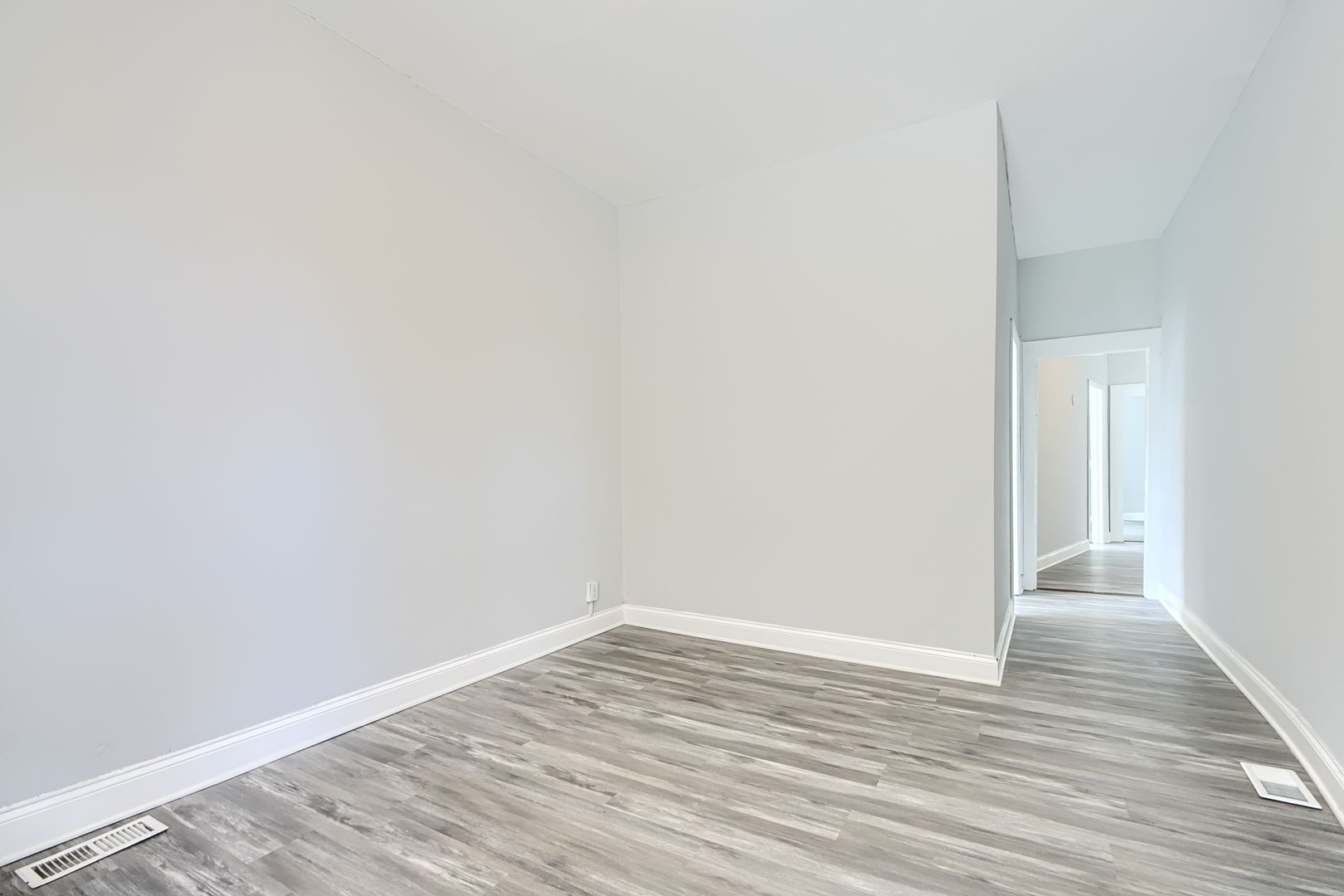 Baltimore Apartment: 400 N Hilton St