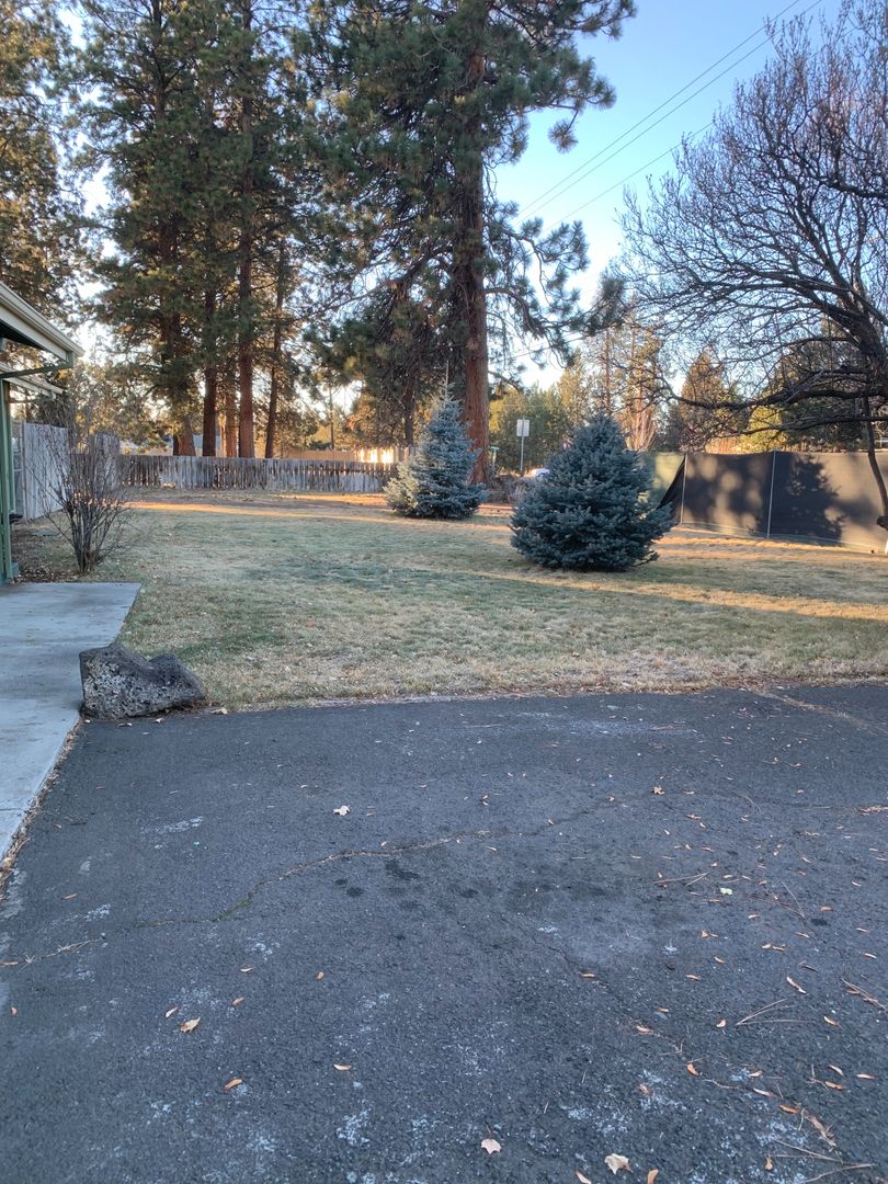 Bend House: 21119 SE Bear Creek Rd