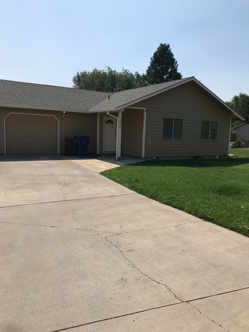 Redmond House: 2770 SW Volcano - Unit 2770