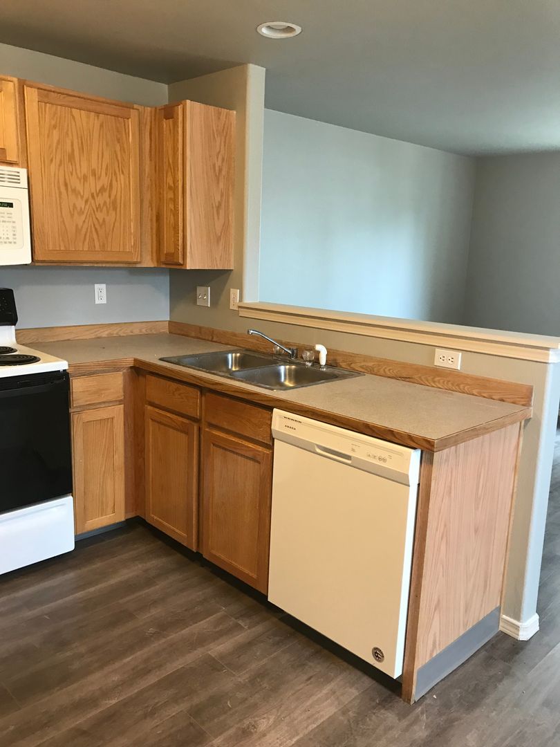 Redmond House: 2631 NW Cedar Ave Unit 2