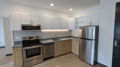 2 Bedroom / 2 Bath, Top Floor