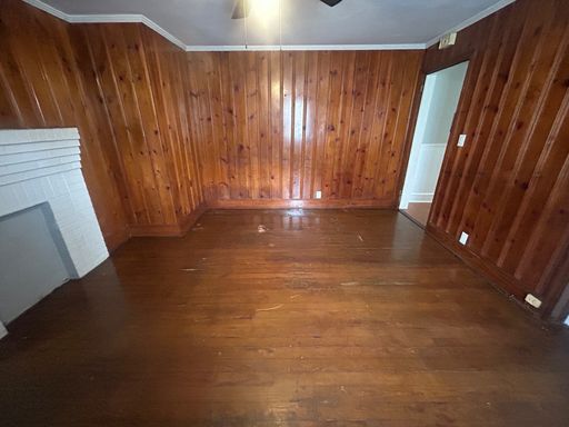 Listing photo thumbnail