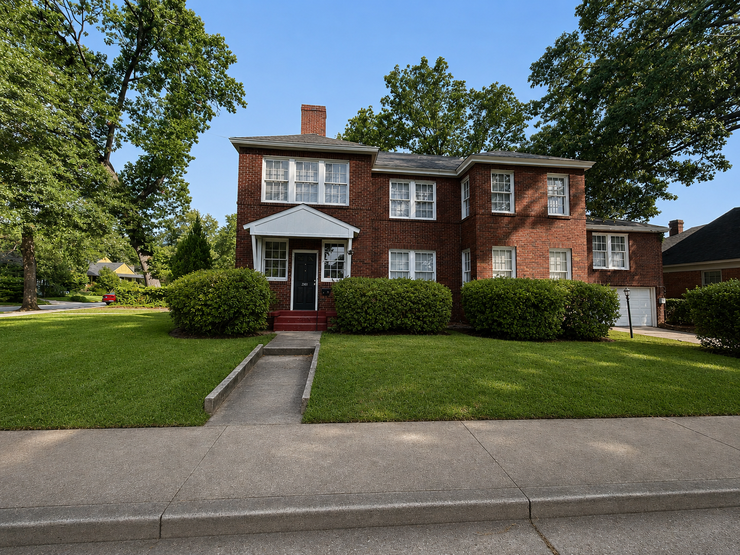 Columbia House: 2001 Tugaloo Avenue