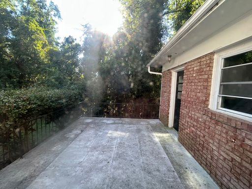 Listing photo thumbnail