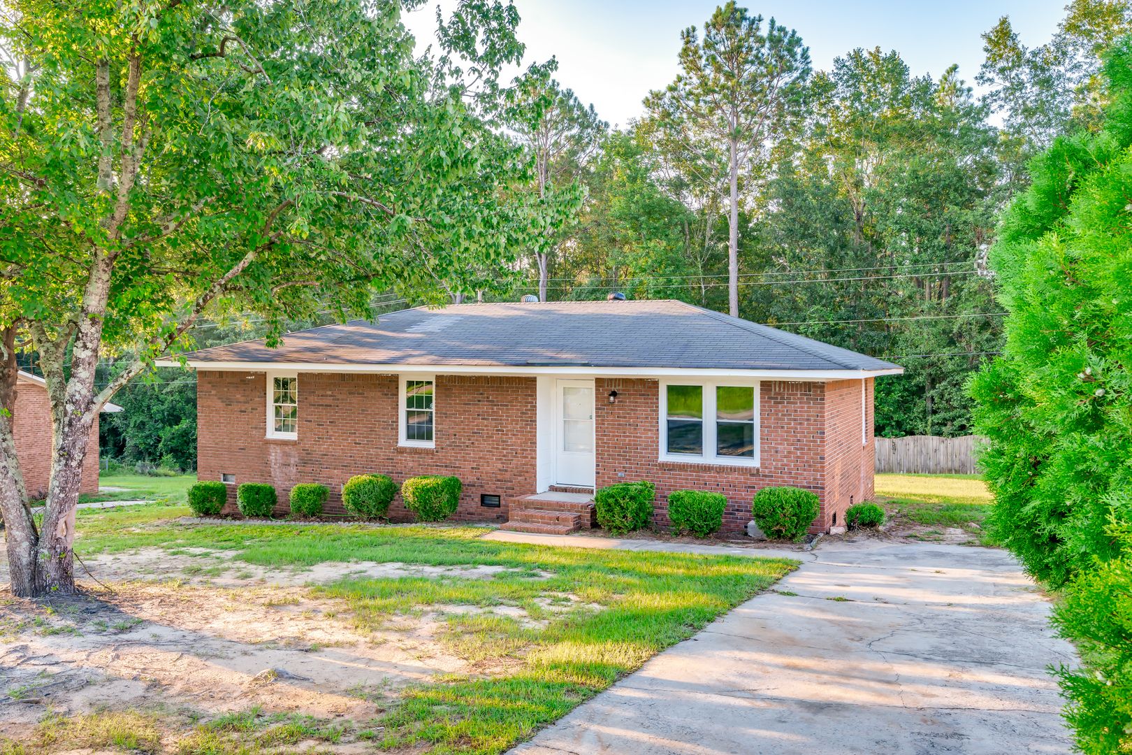 Lexington House: 216 Cross Hill Road